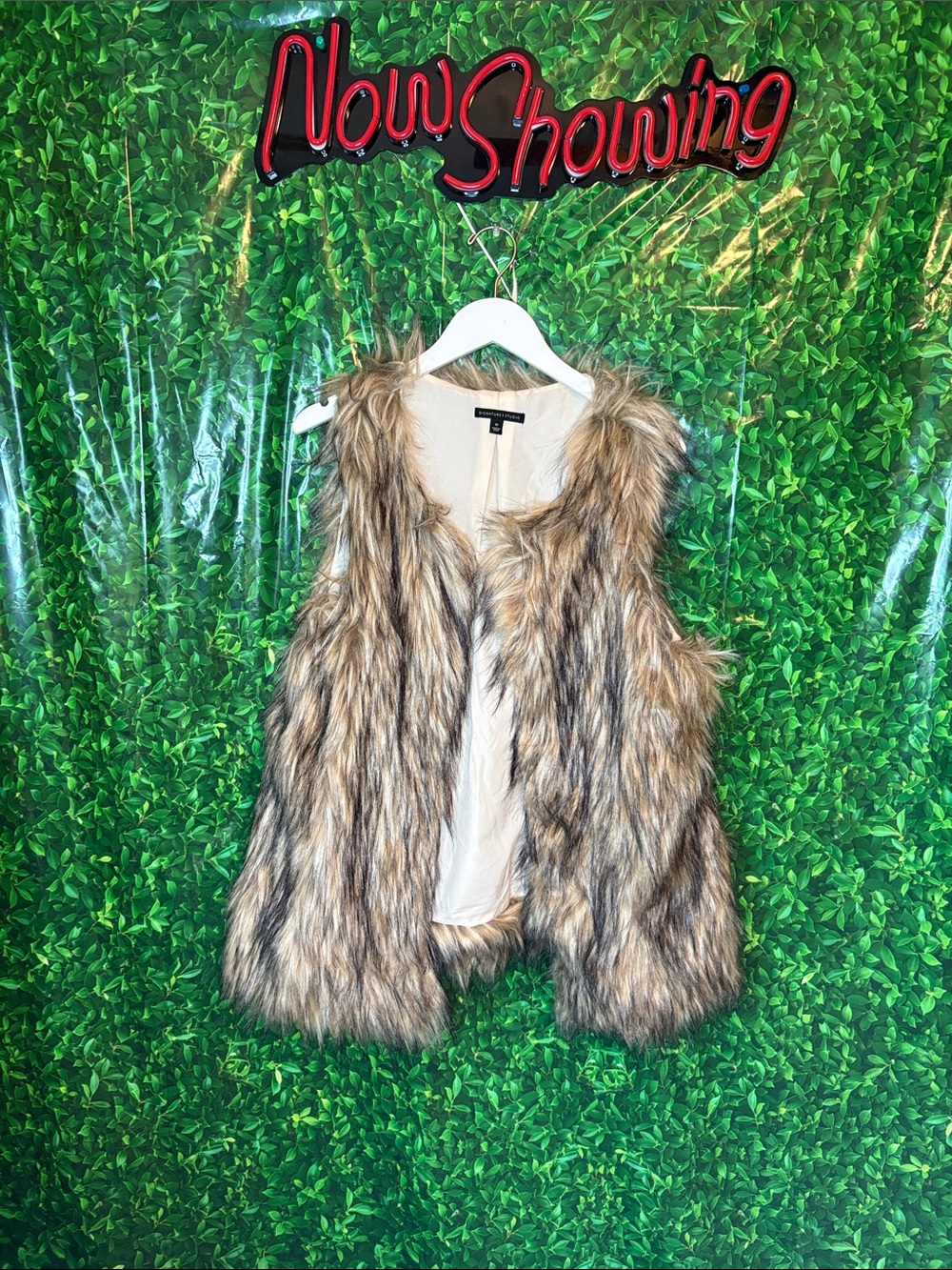 Signature Studio Faux Fur Vest in Brown Tones